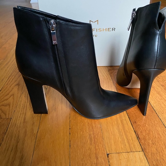 NEW Marc Fisher LTD Mella Ankle Booties - Picture 5 of 6